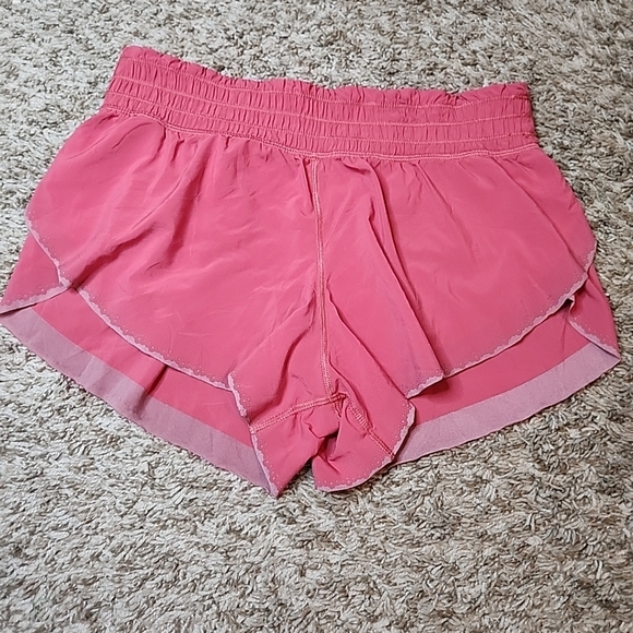 Lululemon Free Spirit Short Women's Sz 6 - Picture 10 of 11